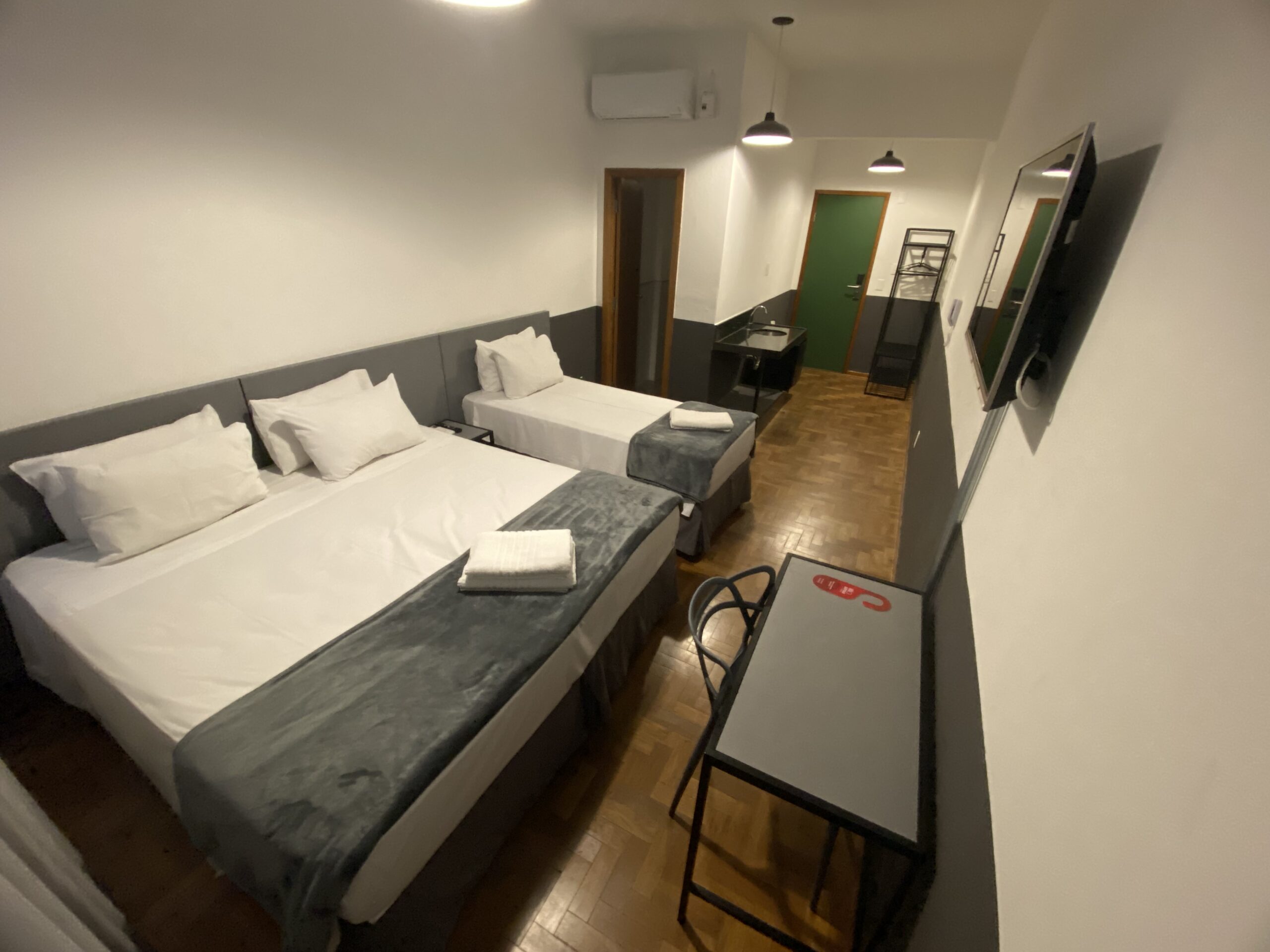 36F2B766-4C0D-4718-AAF7-0285B591342C